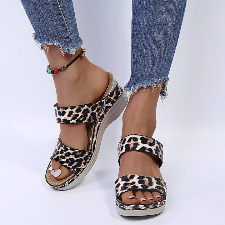 Sursell Women's Casual Slope Heel Snake Print Slippers - JustCuban